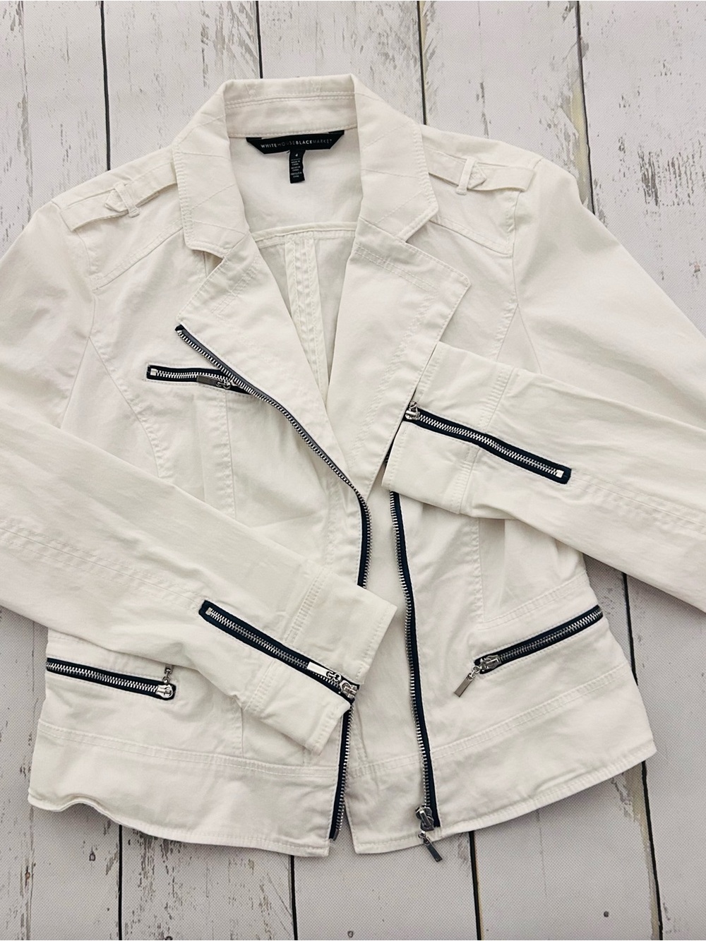 Sz 4 White House Black Market White Moto-Style Jacket with Black Zippers